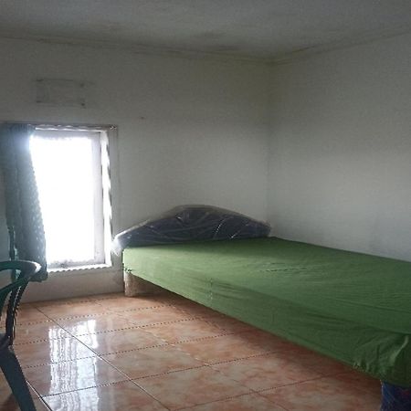 Oyo Life 91339 Pondok Kost Aulia Syariah Garut Exterior foto